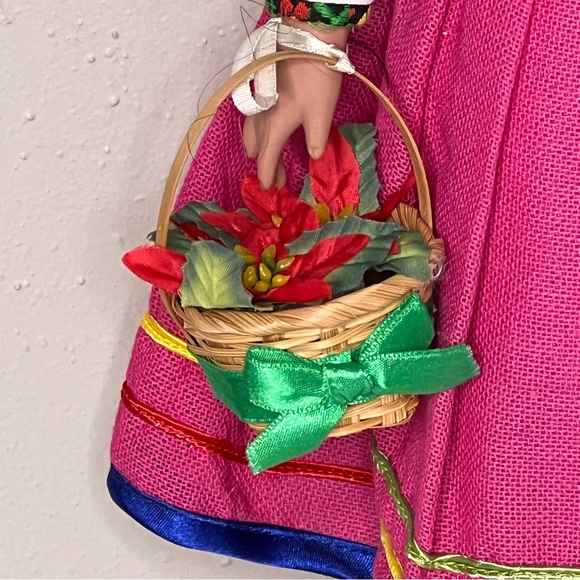 House of LLoyd Native American 16” Tall Bonita Doll 120583 - Picture 6 of 7